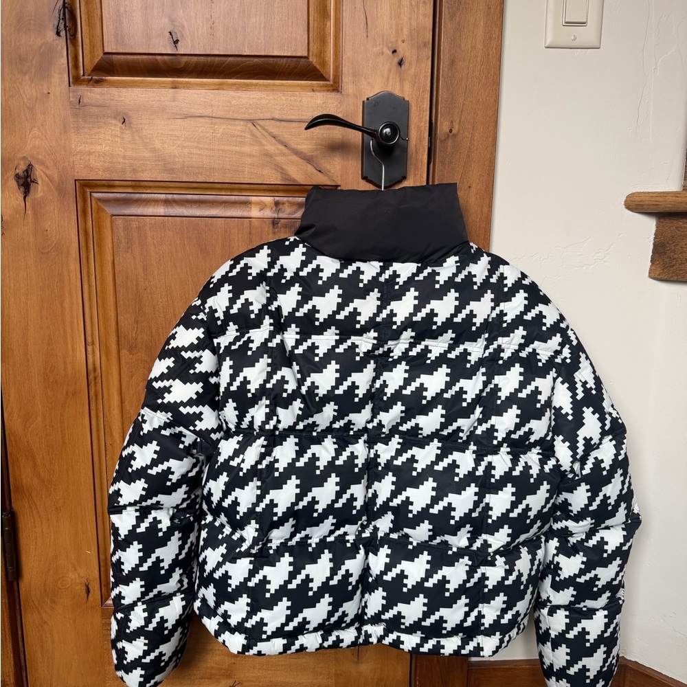 Perfect Moment Nevada Duvet II Jacket in Black and White Houndstooth - Picture 2 of 6